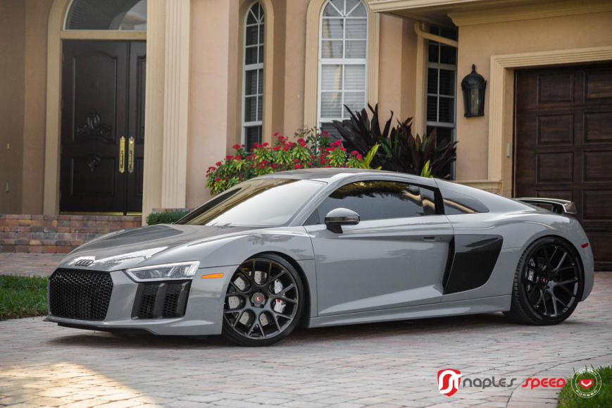Audi R8 �� ������ CG204