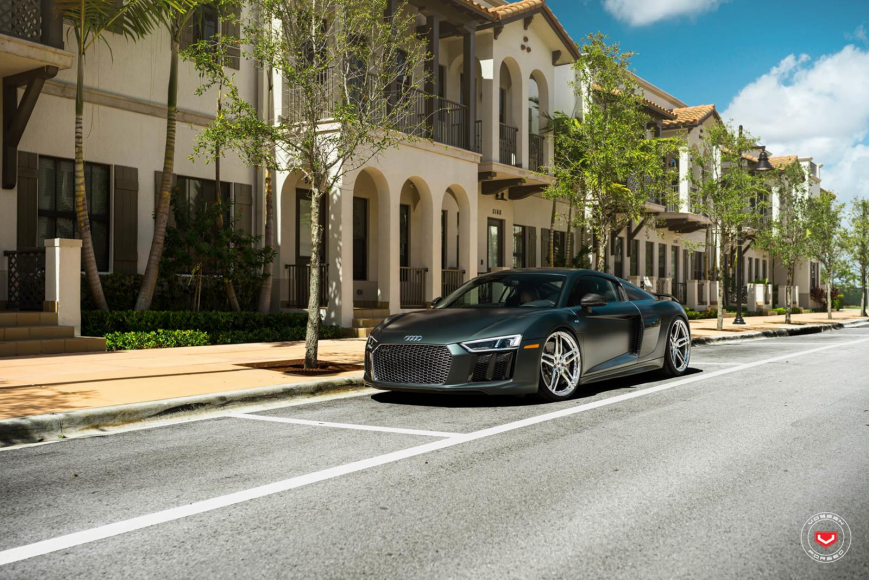 Audi R8 �� ������ HC-1