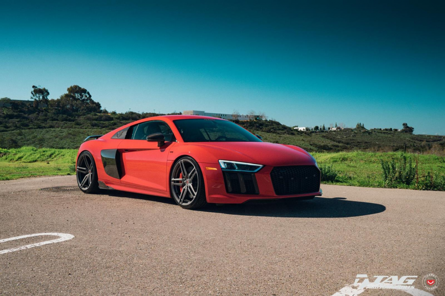 Audi R8 �� ������ HC-1