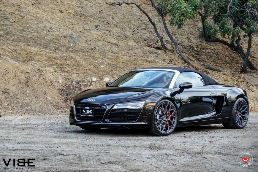 Audi R8 �� ������ 