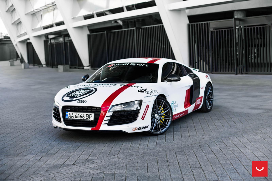 Audi R8 �� ������ VFS4