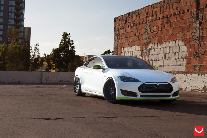 Tesla Model S �� ������ CV4