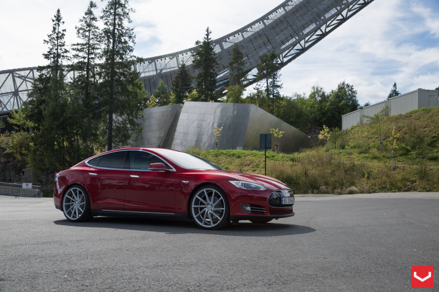 Tesla Model S �� ������ CVT