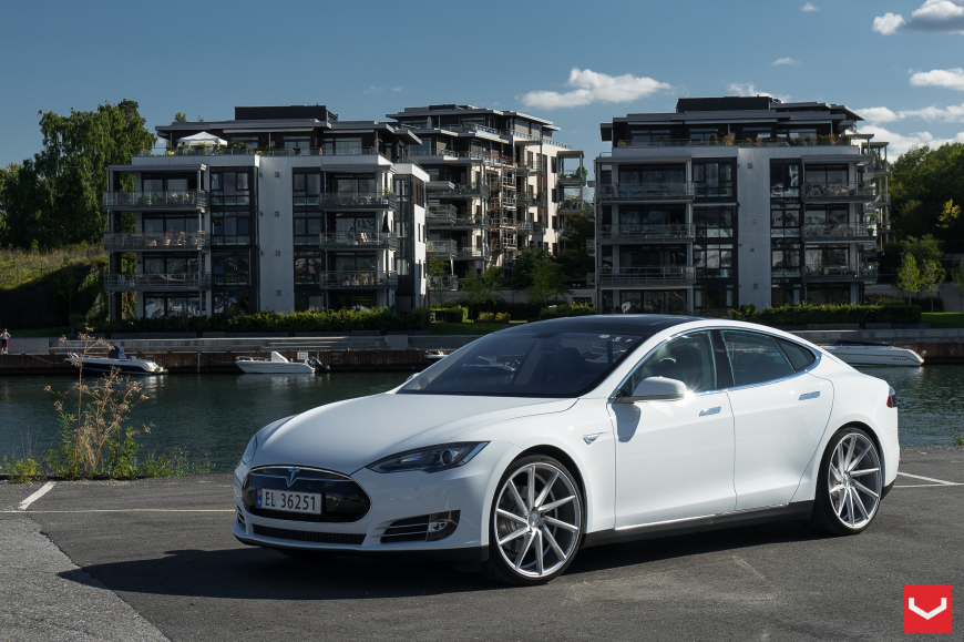 Tesla Model S �� ������ CVT