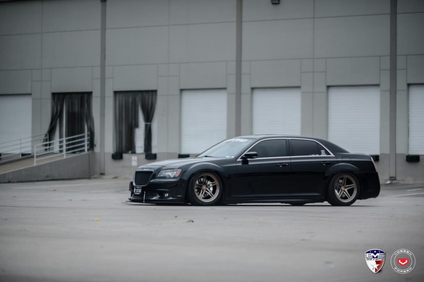 Chrysler 300C �� ������ LC102