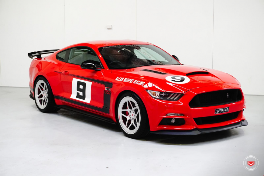Ford Mustang �� ������ LC104