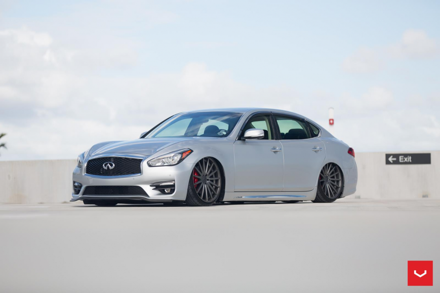 Infiniti Q70 �� ������ VFS2