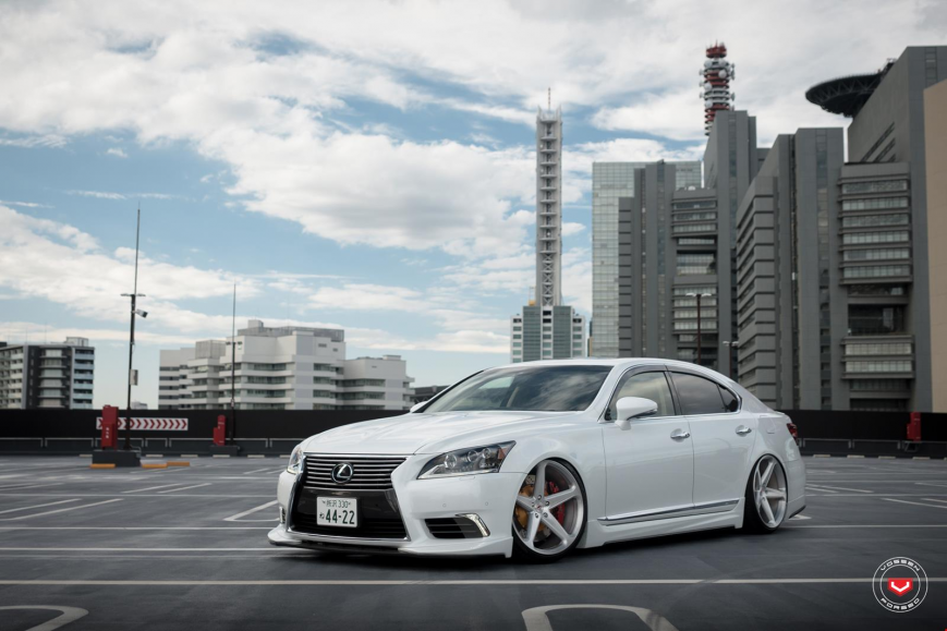 Lexus LS �� ������ CG201