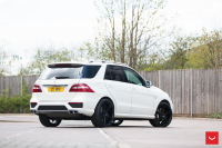 Фото галерея Vossen: Mercedes ML63 на дисках Vossen CV3R Фото галерея Vossen: Mercedes ML63 на дисках Vossen CV3R