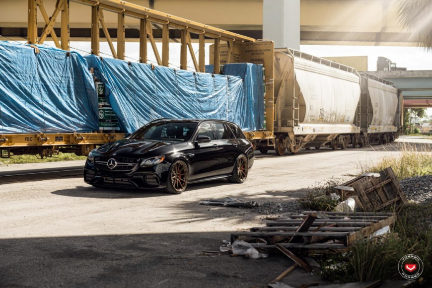 Mercedes Benz E Class �� ������ 