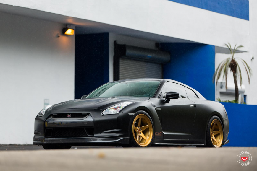 Nissan GTR �� ������ LC101