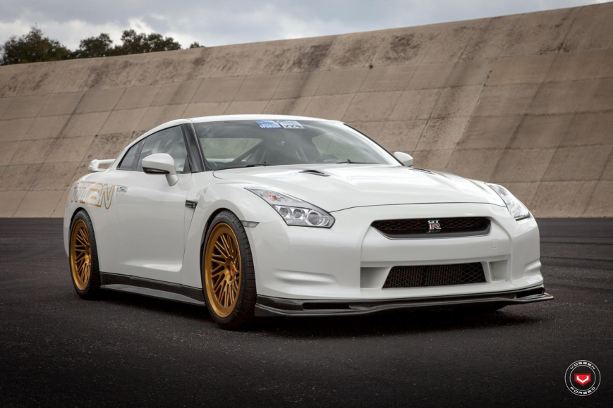 Nissan GTR �� ������ LC105T