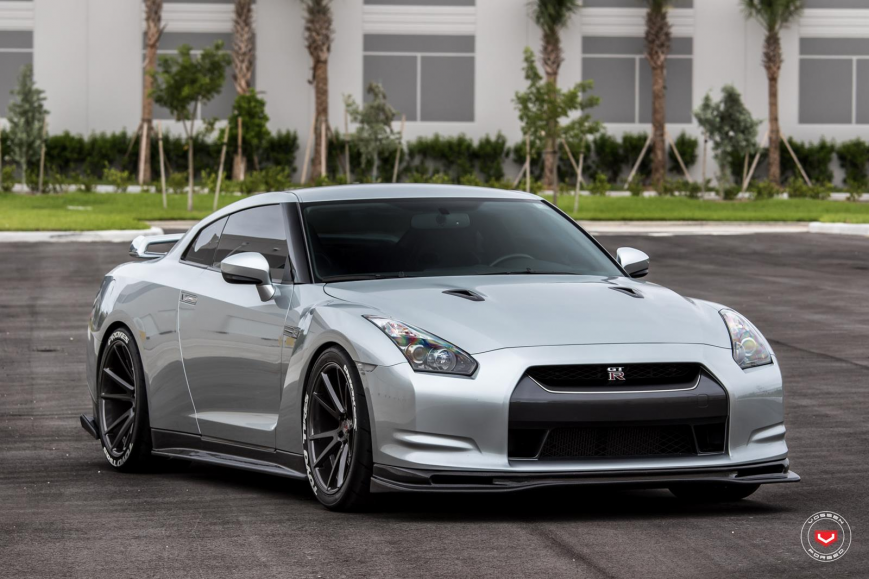 Nissan GTR �� ������ VPS301