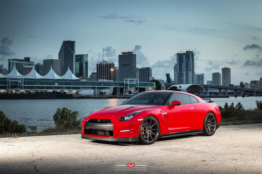 Nissan GTR �� ������ VPS310