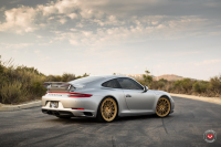 ���� ������� Vossen: Porsche 911 �� ������ Vossen LC-105T