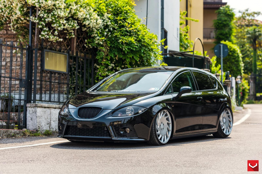 Vossen Seat Leon �� ������ VLE1