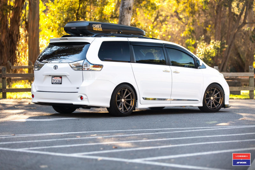 Toyota Sienna �� ������ VWS1