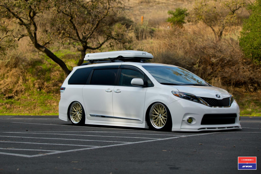 Toyota Sienna �� ������ VWS2
