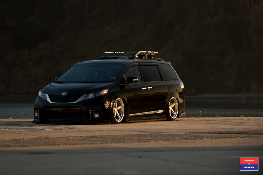 Toyota Sienna �� ������ VWS3