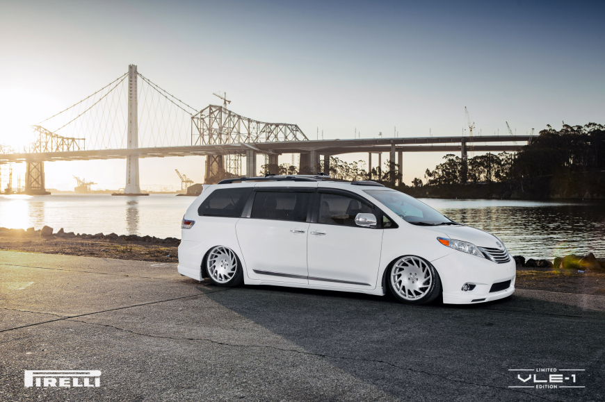 Toyota Sienna �� ������ VLE1