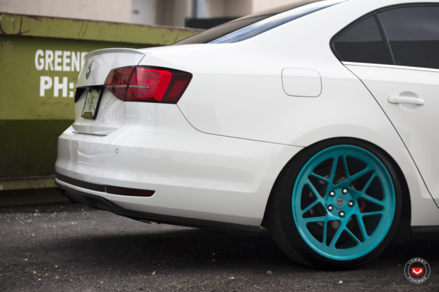 VW Jetta �� ������ Vossen LC-109T