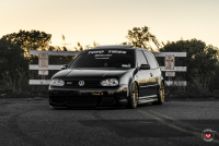 ���� ������� Vossen: VW Golf �� ������ Vossen VPS-305T