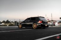 ���� ������� Vossen: VW Golf �� ������ Vossen VPS-305T